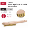  BROSSE METALLIQUE MANCHE BOIS 